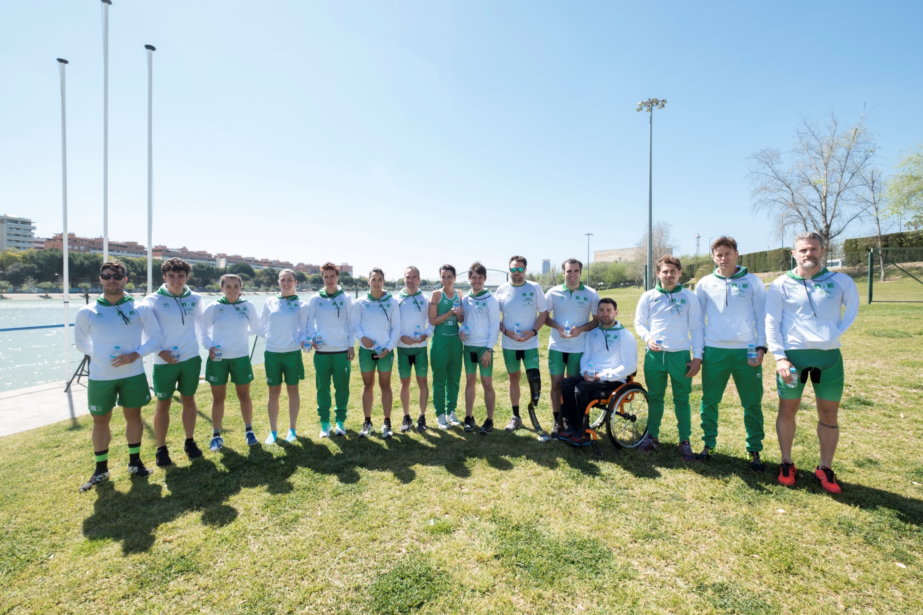 Aquadeus, proveedor oficial de agua mineral natural de la Federación Andaluza de Triatlón